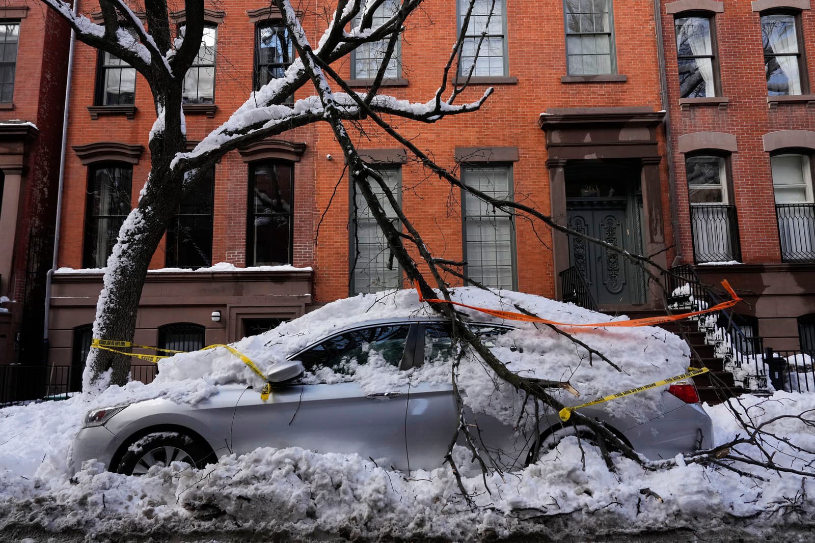 USA pod snehom: 300-tisíc