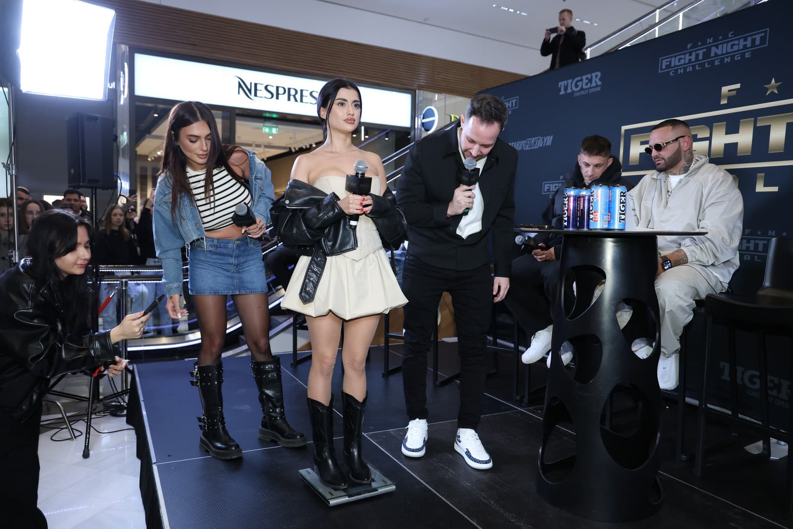 Tlačová konferencia Fight Night Challenge. Na snímke Azra Sokira a Miška Doležalová