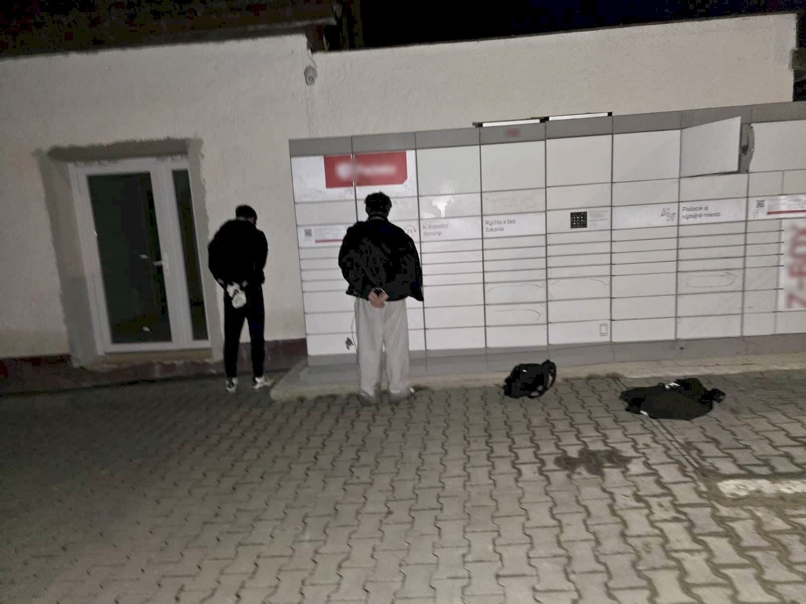 Dvaja mladíci (14,15) si