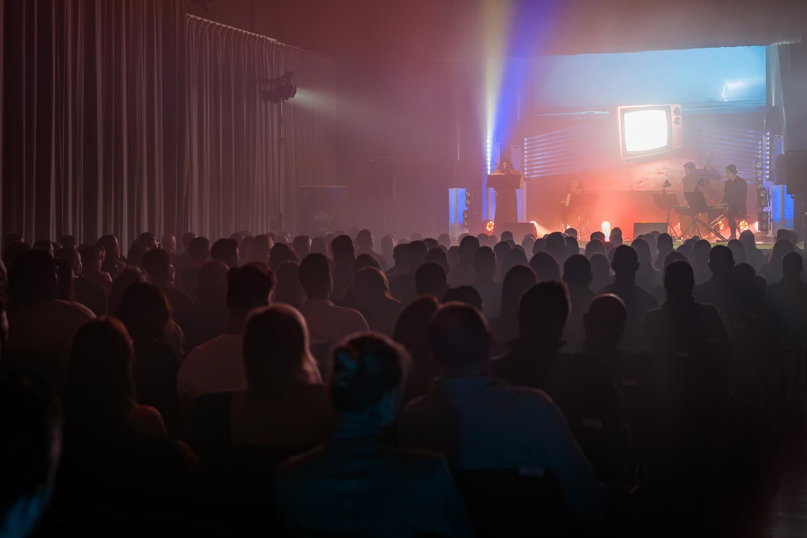 Sila Hudby vypredala tri