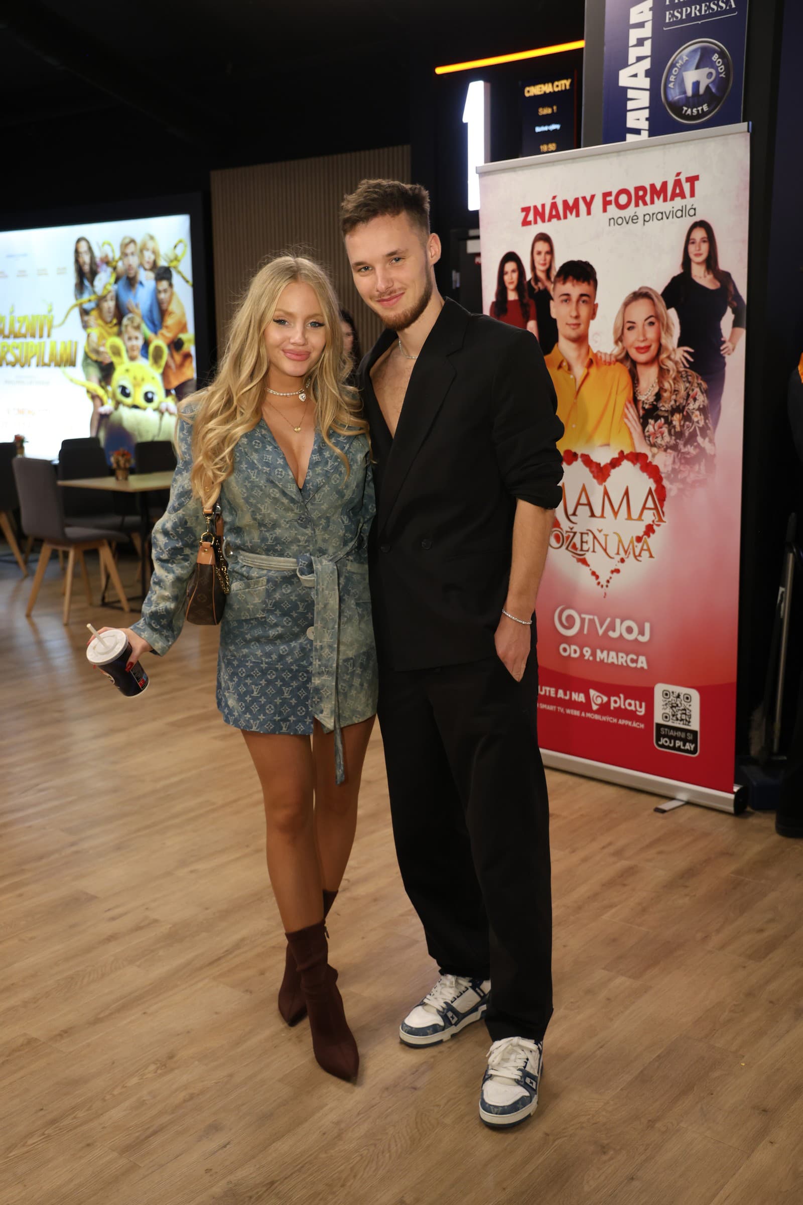 Exkluzívna projekcia šou Mama, ožeň ma 2 - Andrea Saky, Dominik Gehringer