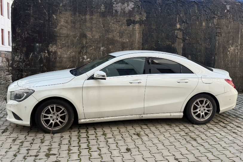 Štát sa opäť zbavuje