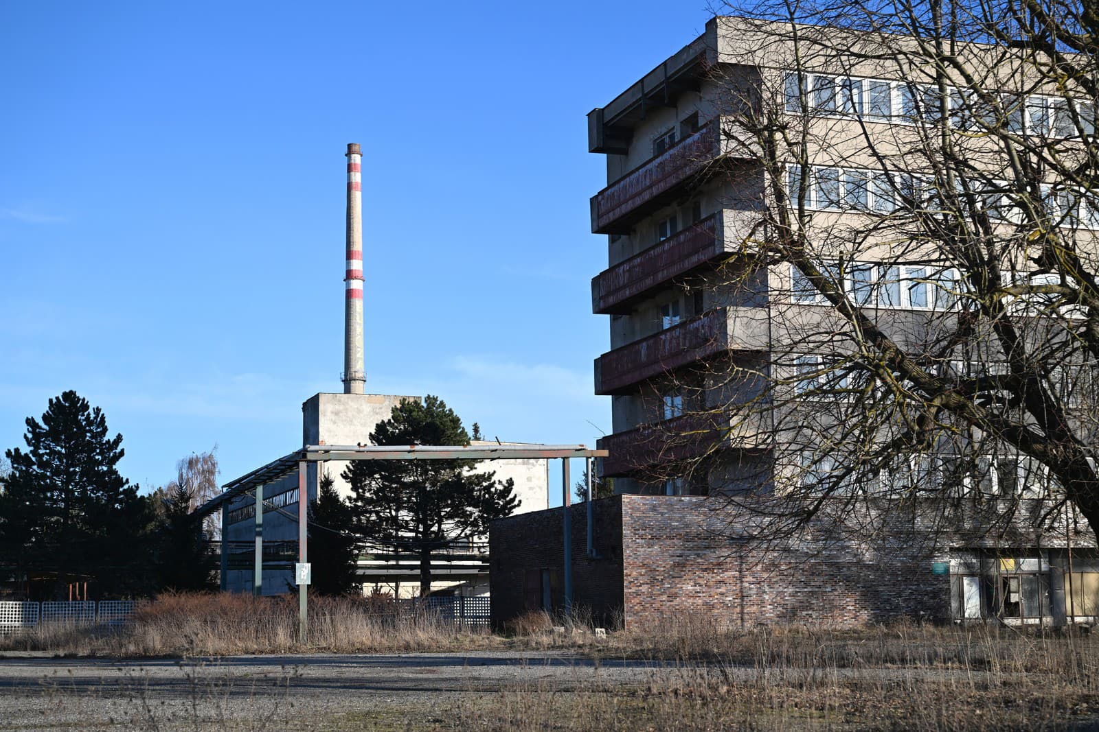 Na snímke bývalý areál spoločnosti Bukóza Holding v obci Hencovce v okrese Vranov nad Topľou.