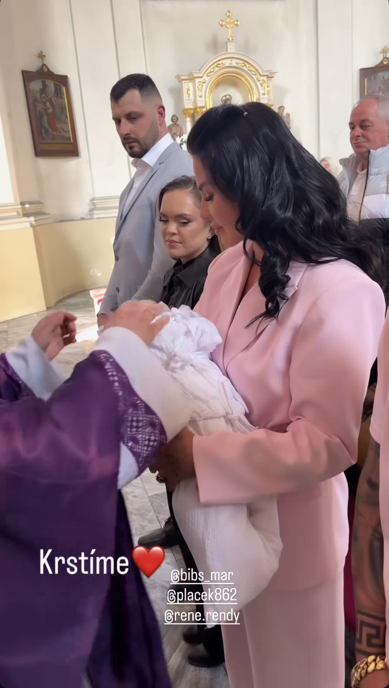 Zuzana Plačková dala pokrstiť svoju dcérku Ayanu. 