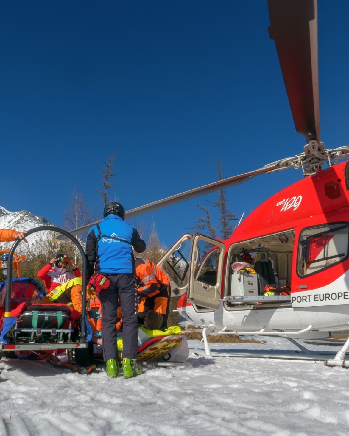 Leteckí záchranári z Popradu zasahovali v horskom aj lesnom teréne.