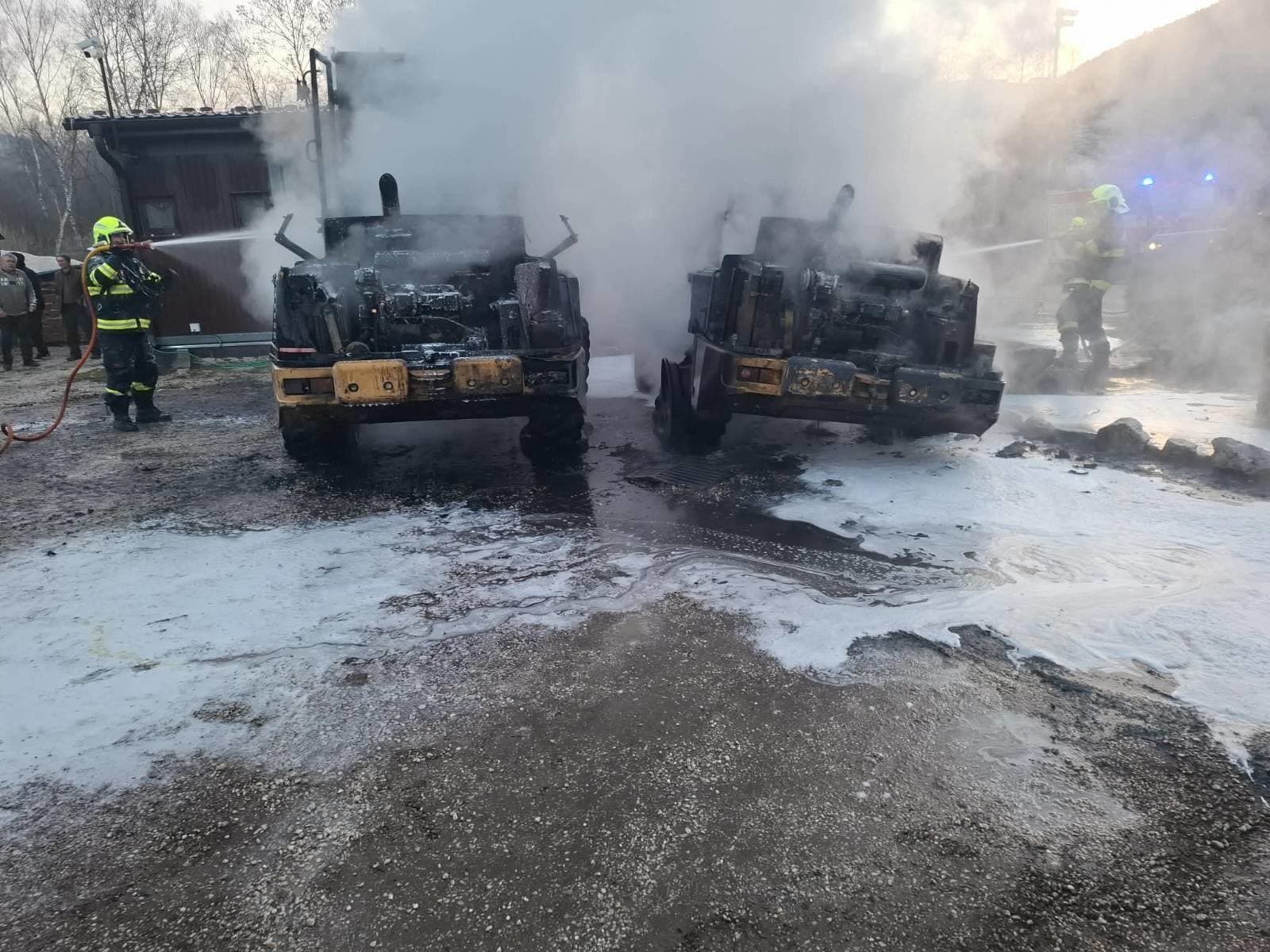 Hasiči aktuálne zasahujú pri