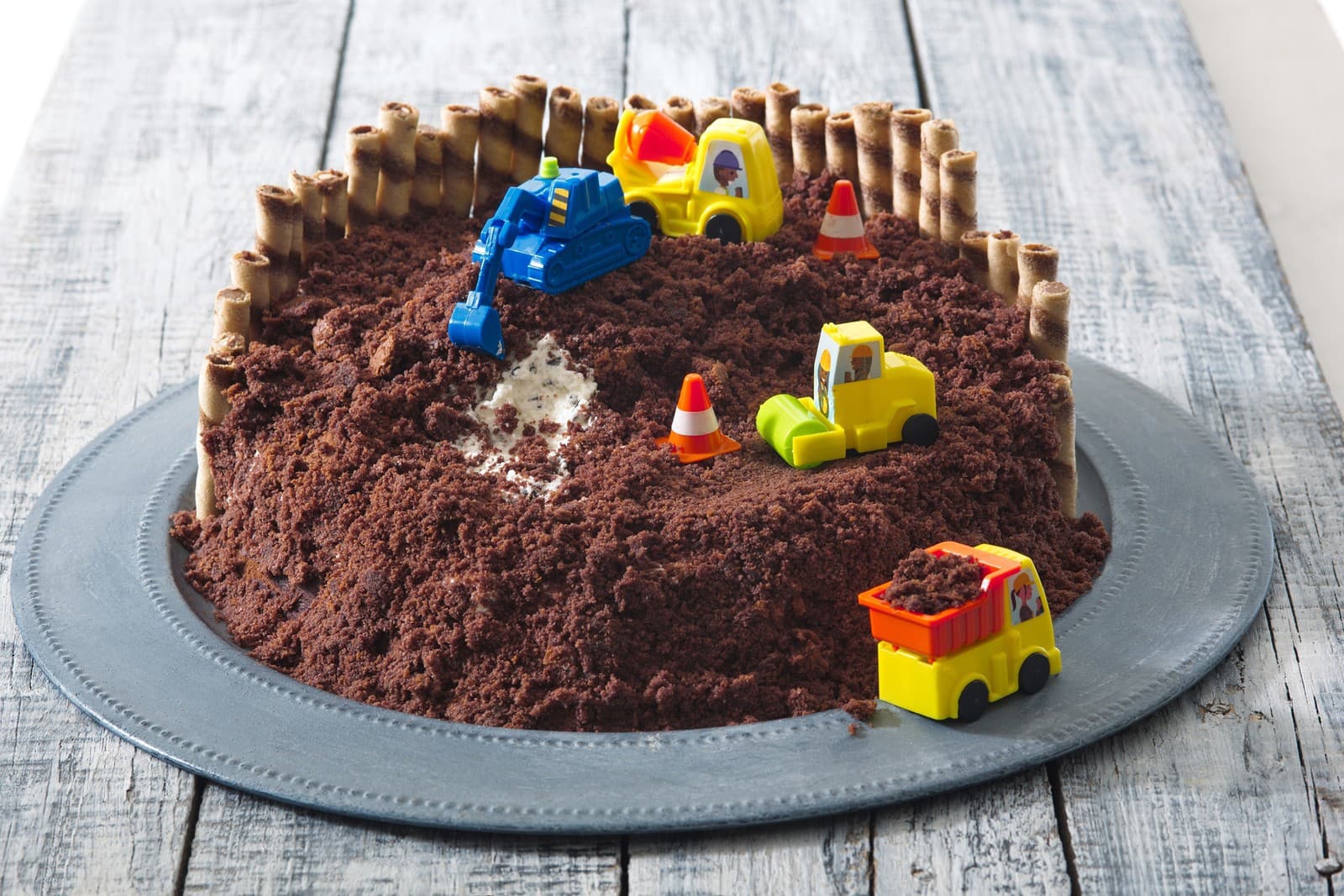 Krtkova torta má narodeniny.