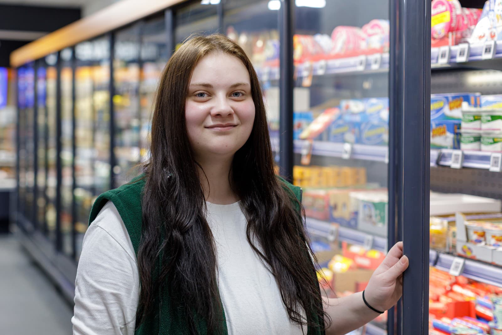 Andrea Pidíková má pod palcom mliečny úsek, kde dbá na poriadok aj dostupnosť tovaru.