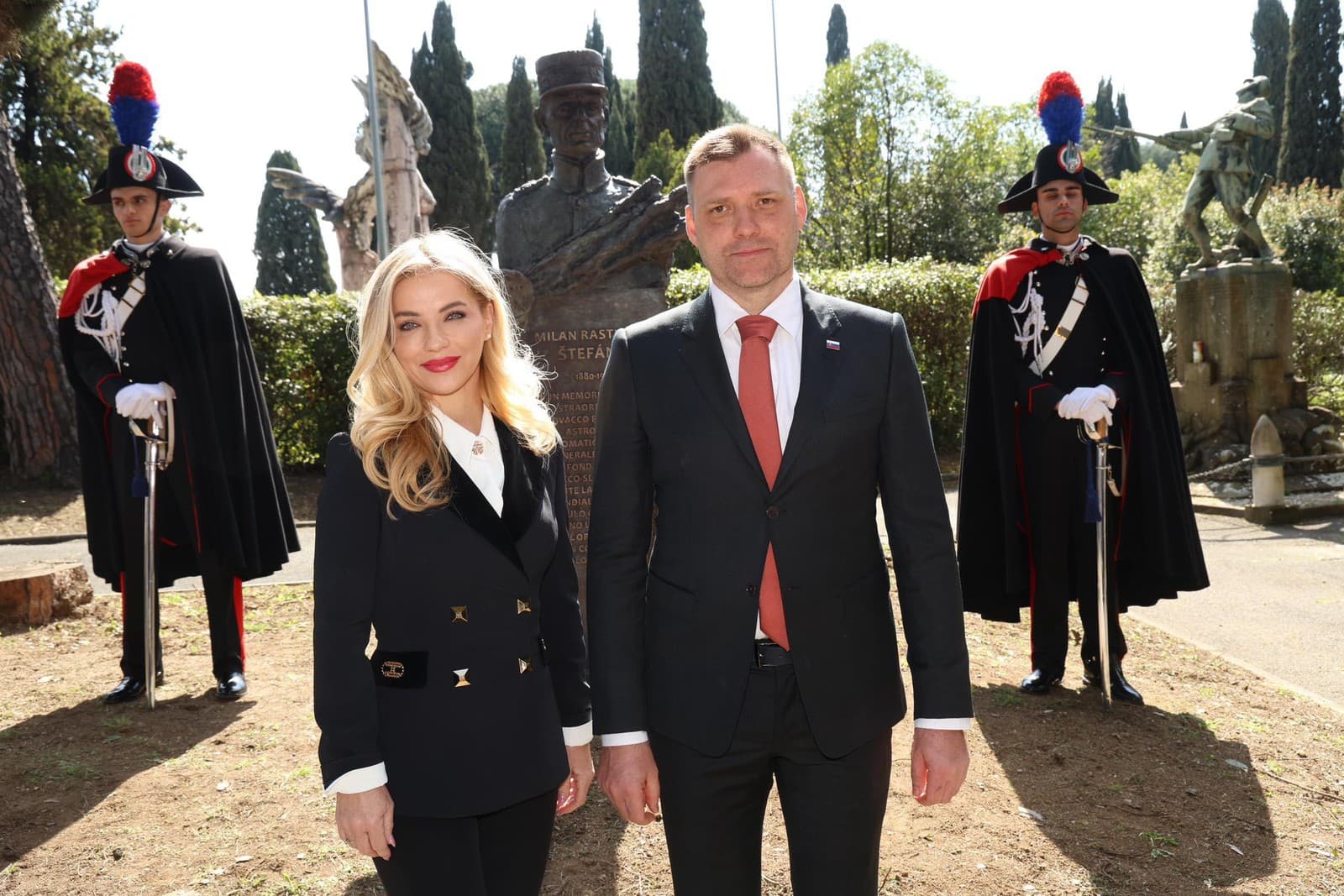 Taliani vzdali poctu M.R.