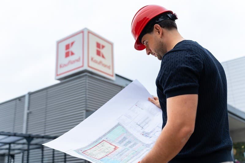 Reťazec poskytuje pracovné príležitosti mnohým profesiám.