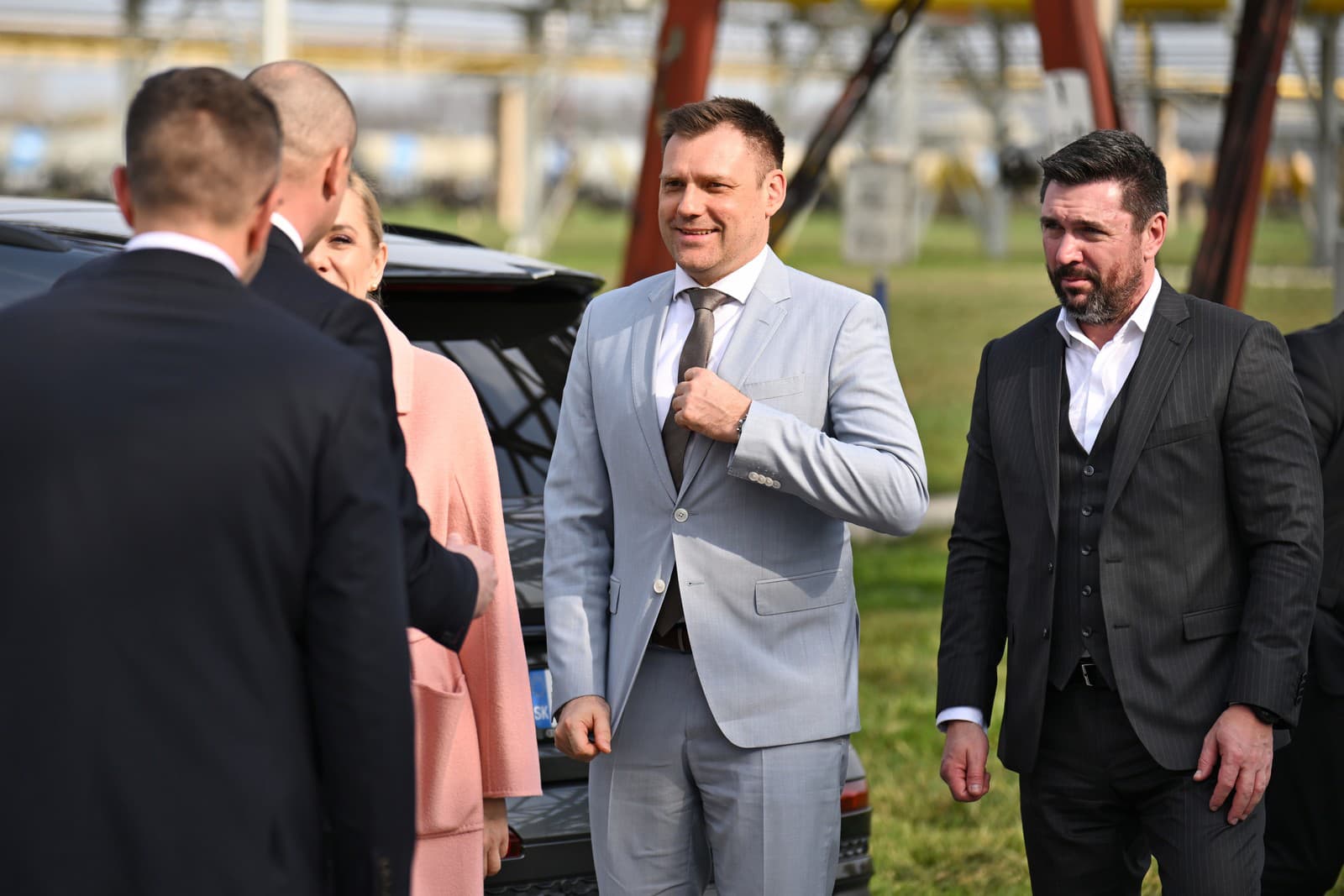 Premiér Robert Fico so svojou suitou navštívil Duslo Šaľa.