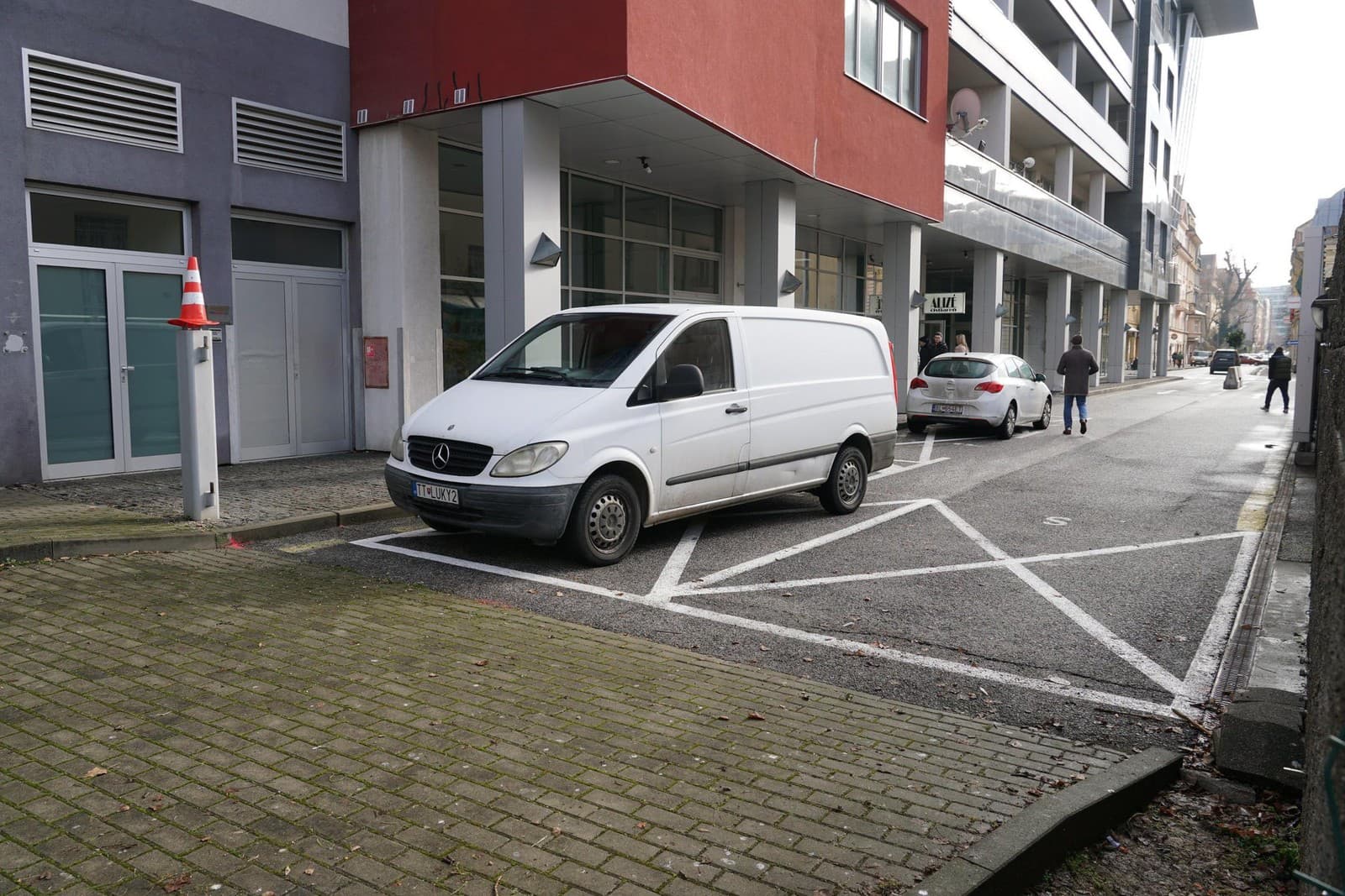 Spornú bratislavskú ulicu opäť