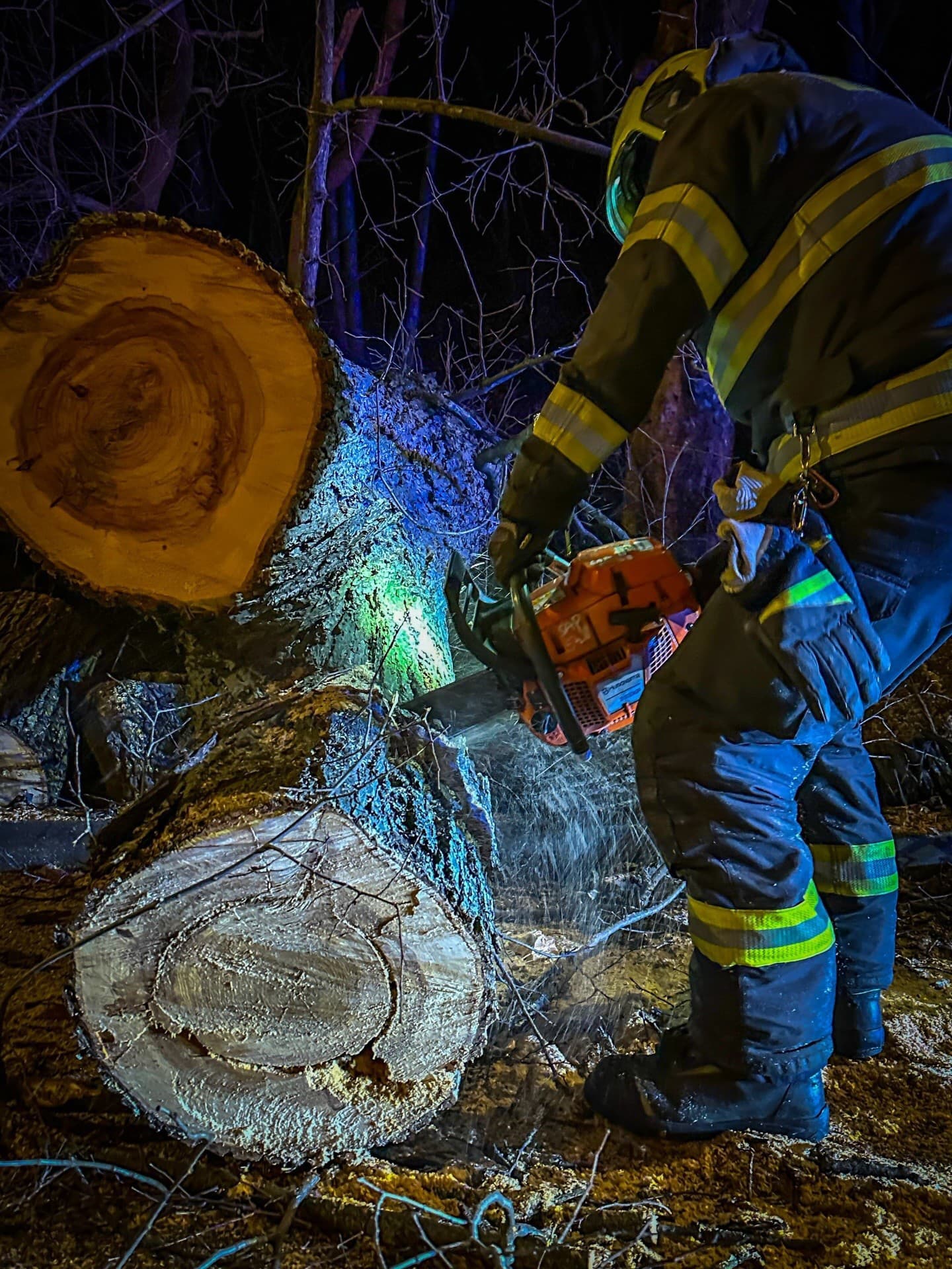 Nepriaznivé počasie zamestnalo hasičov: