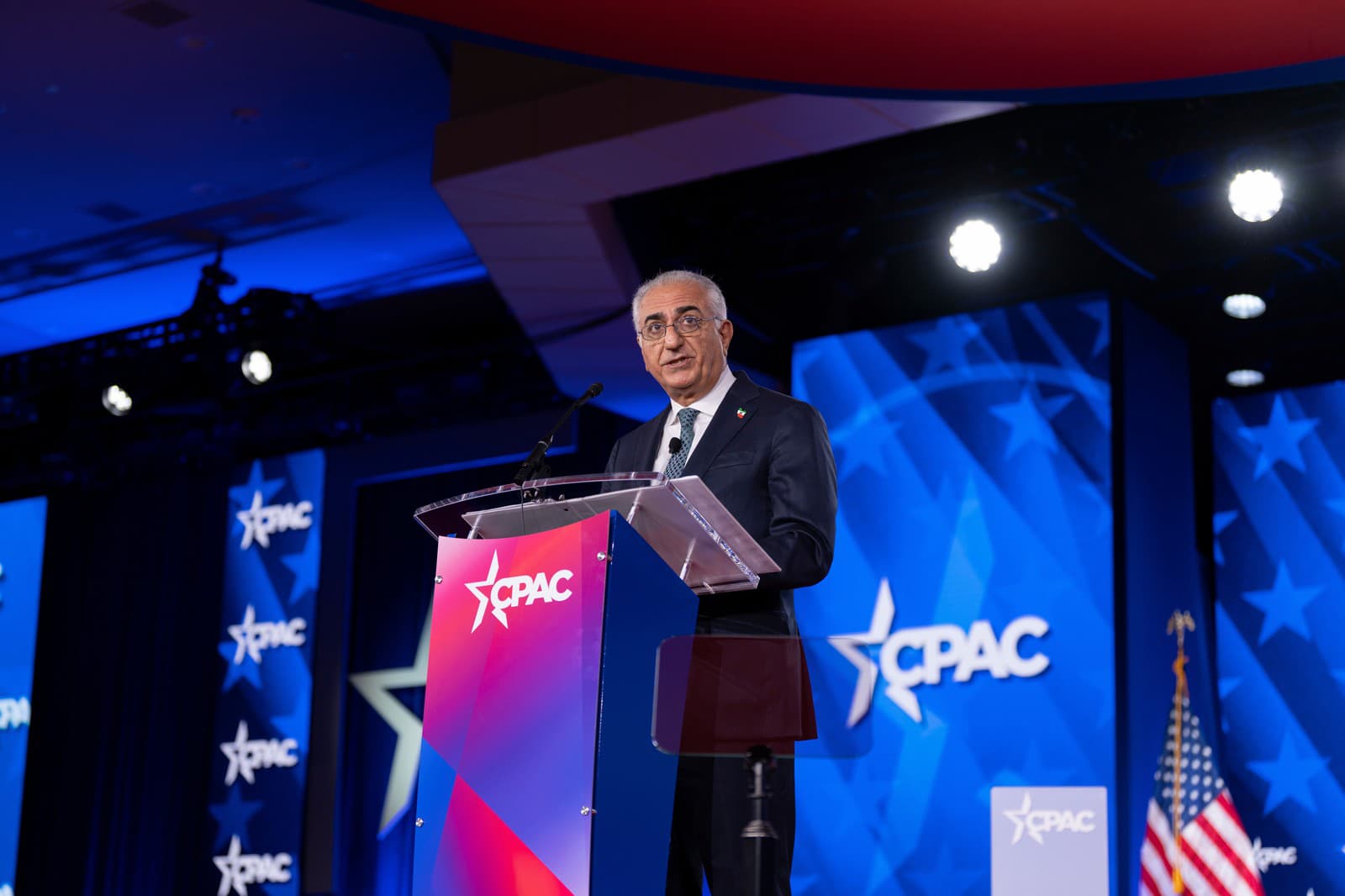 Iránsky korunný princ v exile Reza Pahlavi vystúpil na konferencii Konzervatívnej politickej akcie (CPAC) v Dallase.