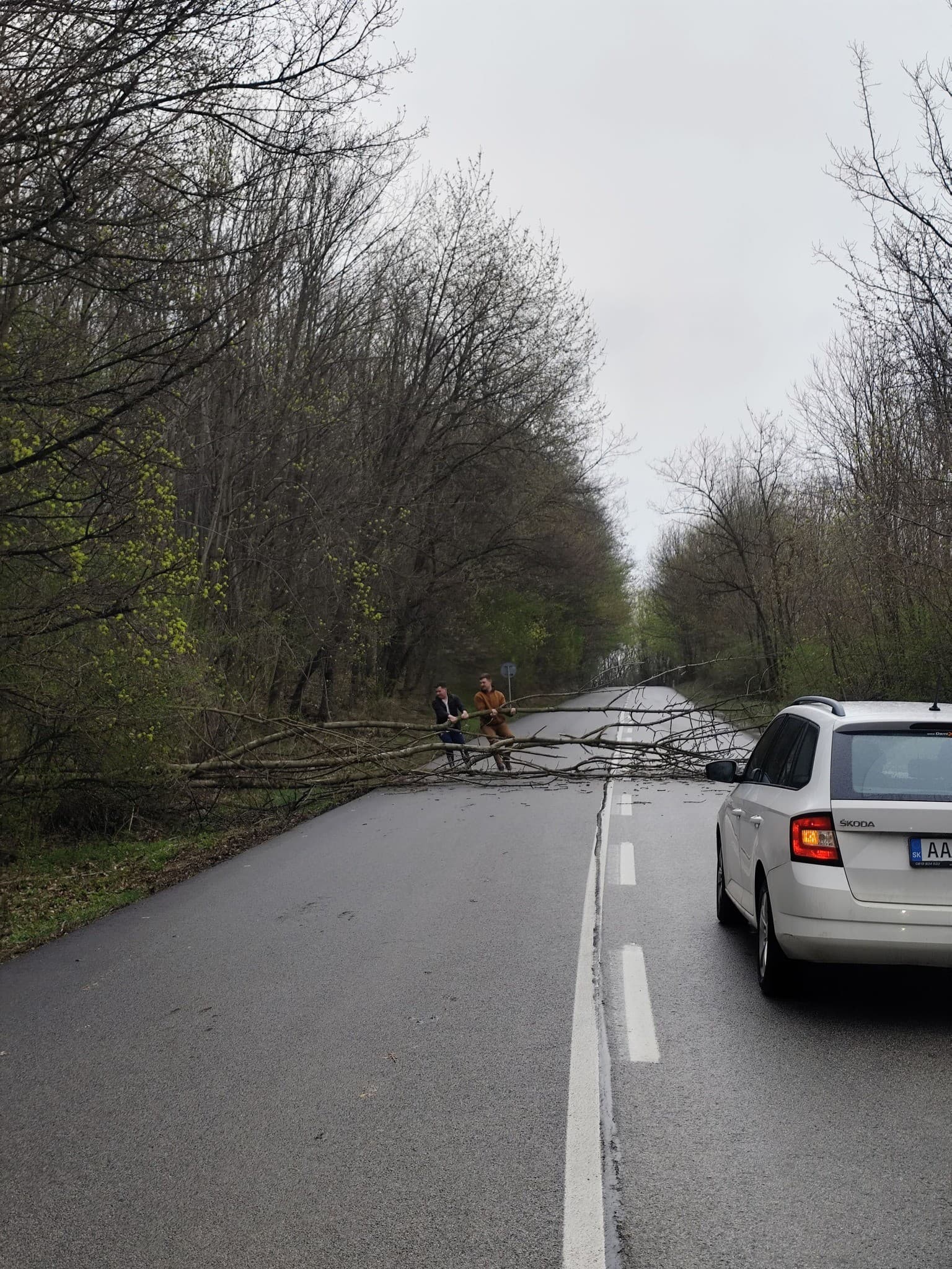 POZOR na silný nárazový