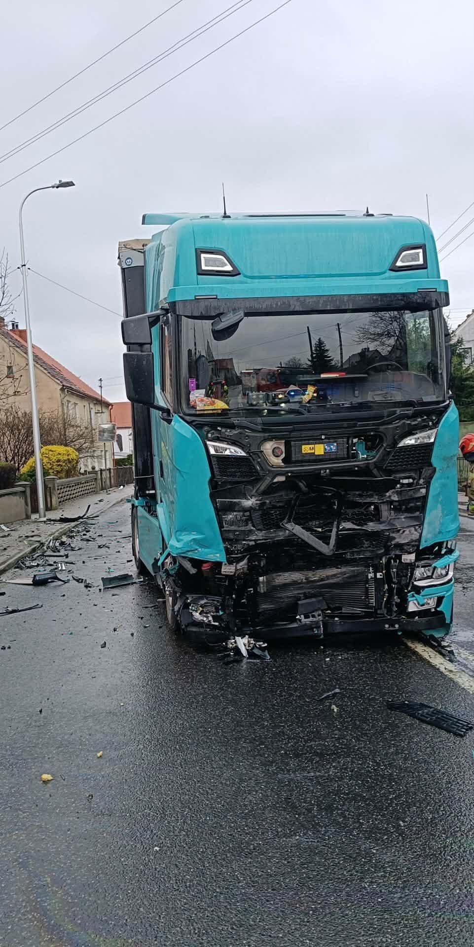 BRUTÁLNA zrážka s kamiónom