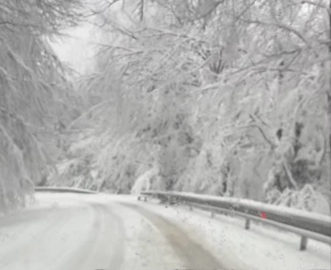 AKTUÁLNE Sneženie komplikuje dopravu!