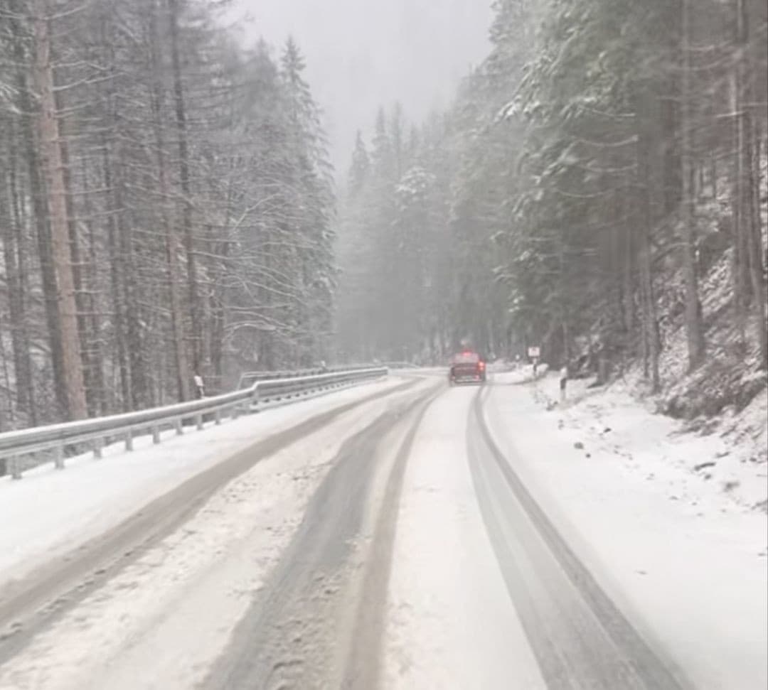 AKTUÁLNE Sneženie komplikuje dopravu!