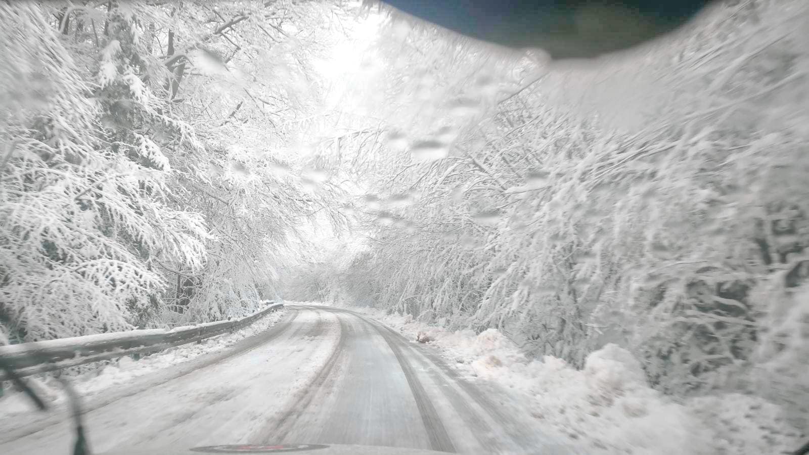 AKTUÁLNE Sneženie komplikuje dopravu!