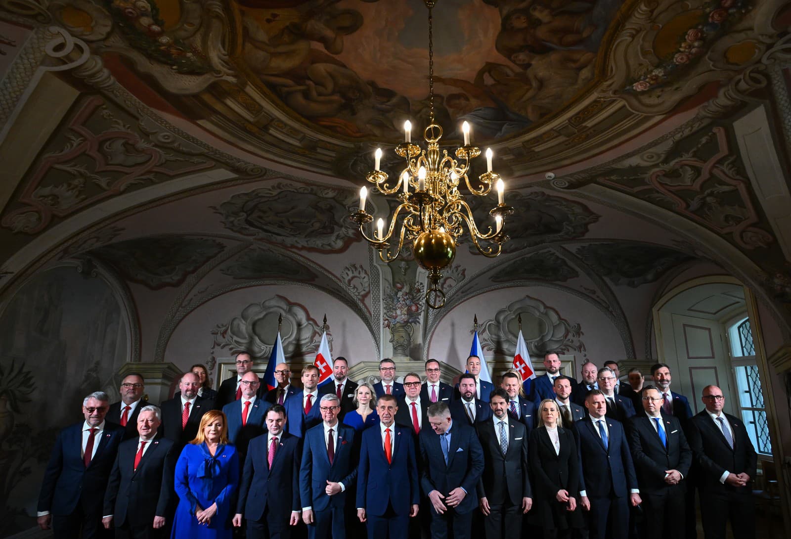 Zásadný MOMENT rokovania vlád