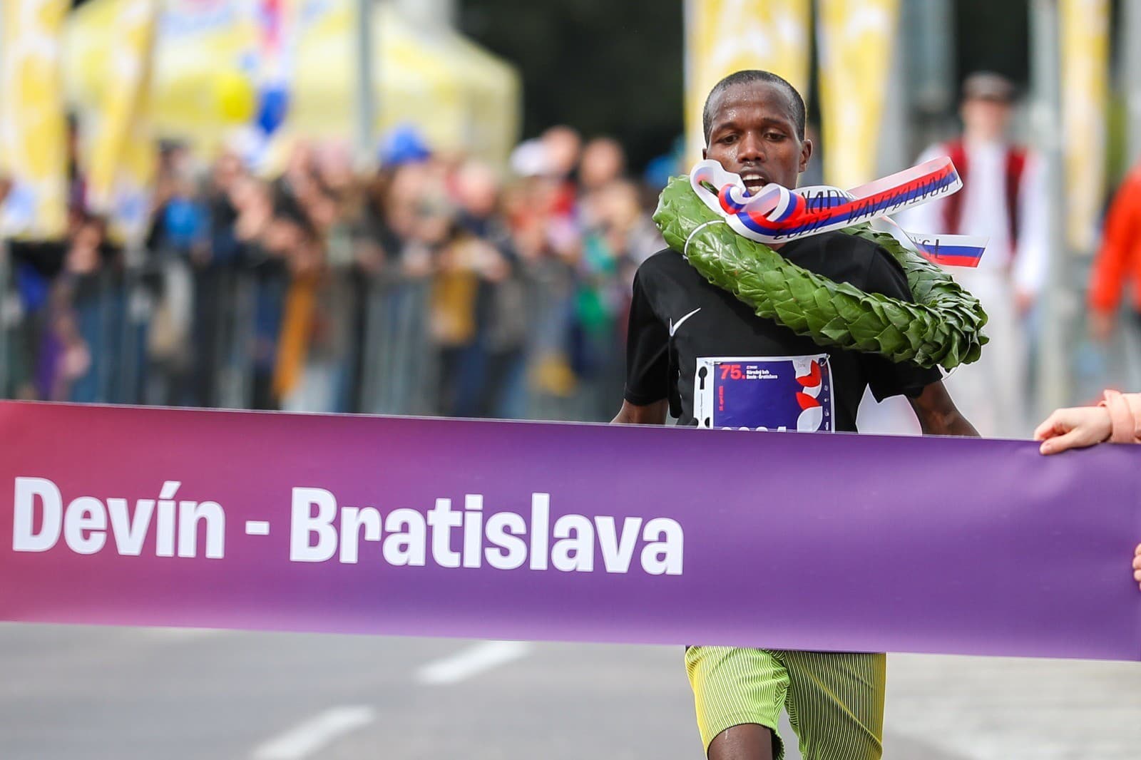 Padla päťtisícová méta, záujem