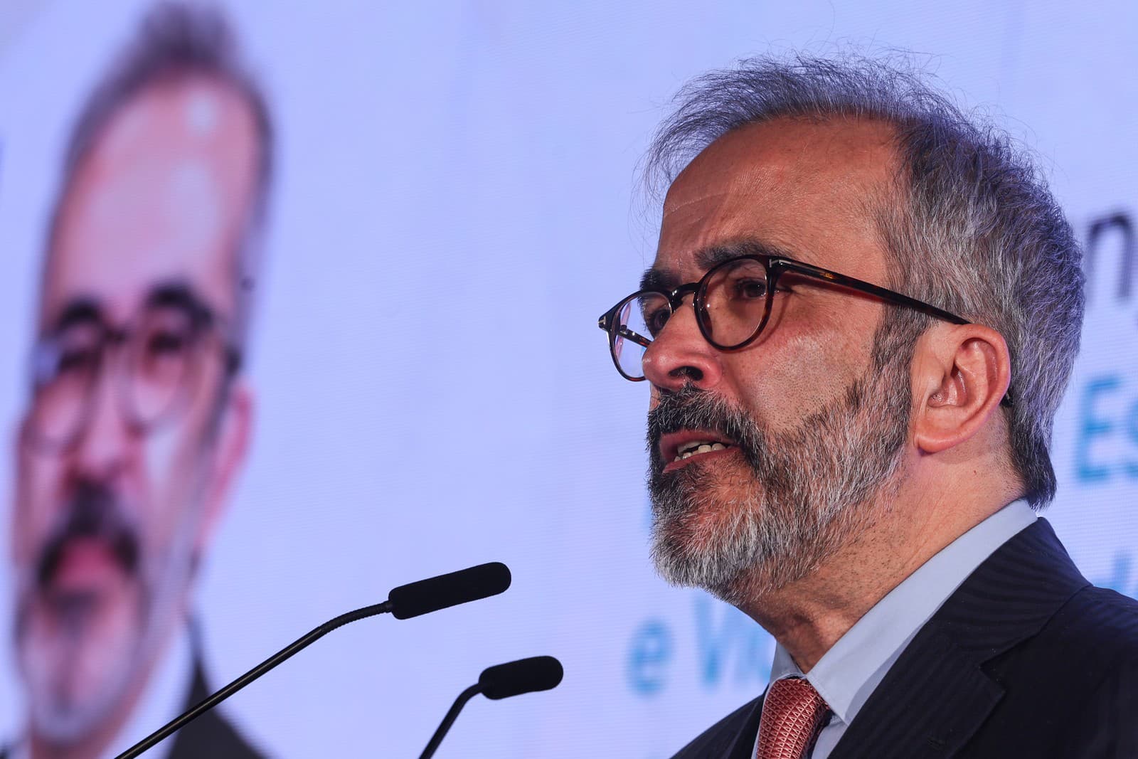 Šéf portugalskej diplomacie Paulo Rangel.