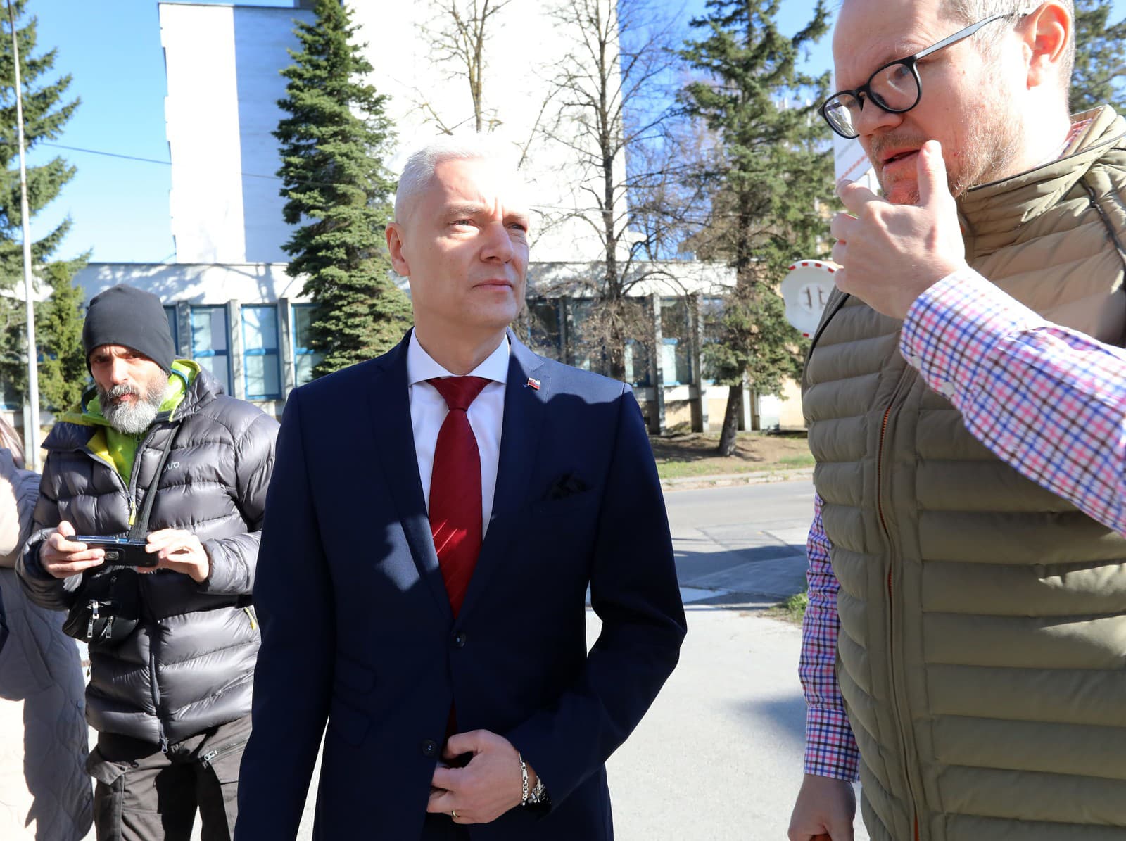 Policajti zasahovali u chorej