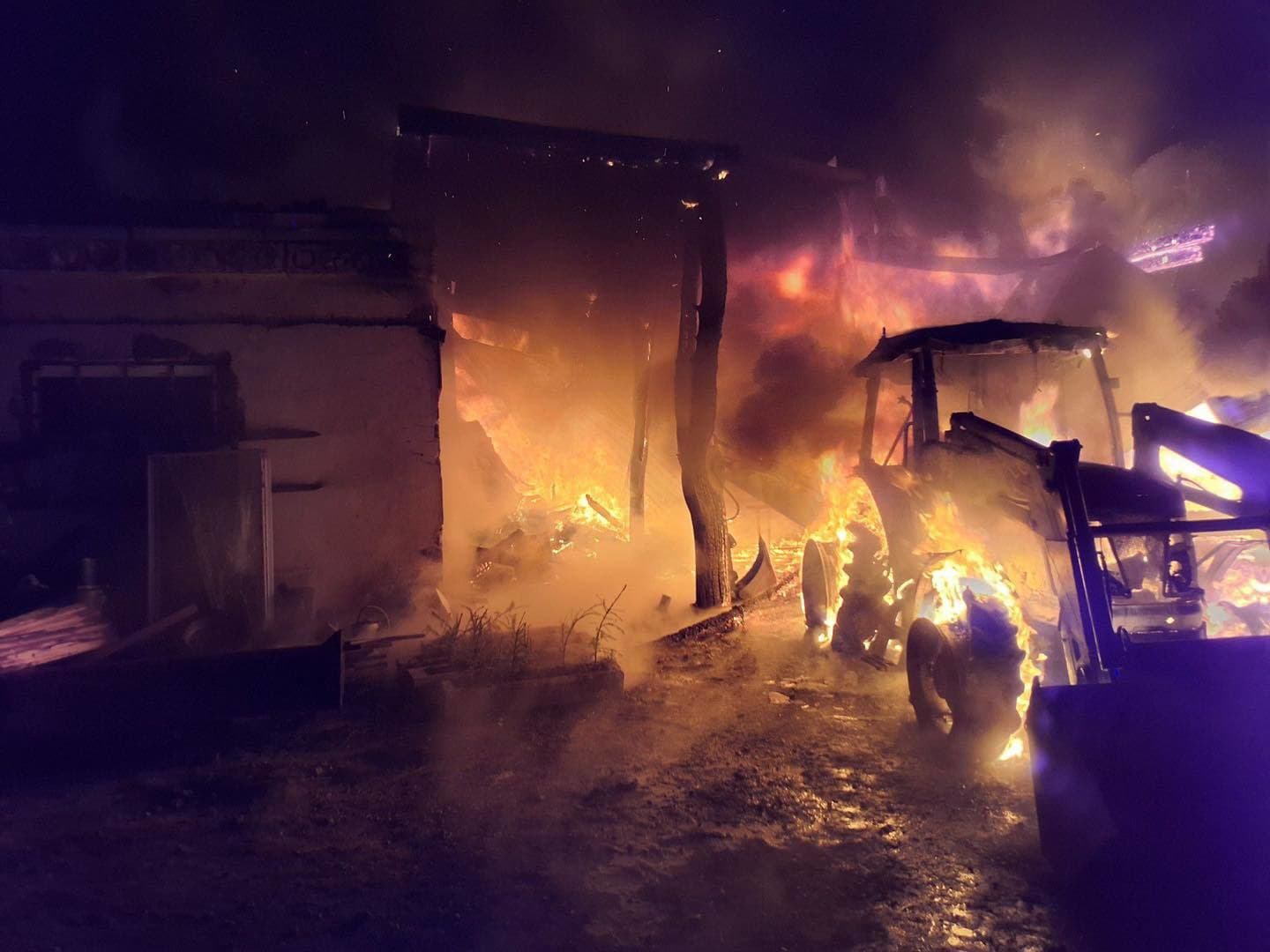 Veľký požiar maštale na