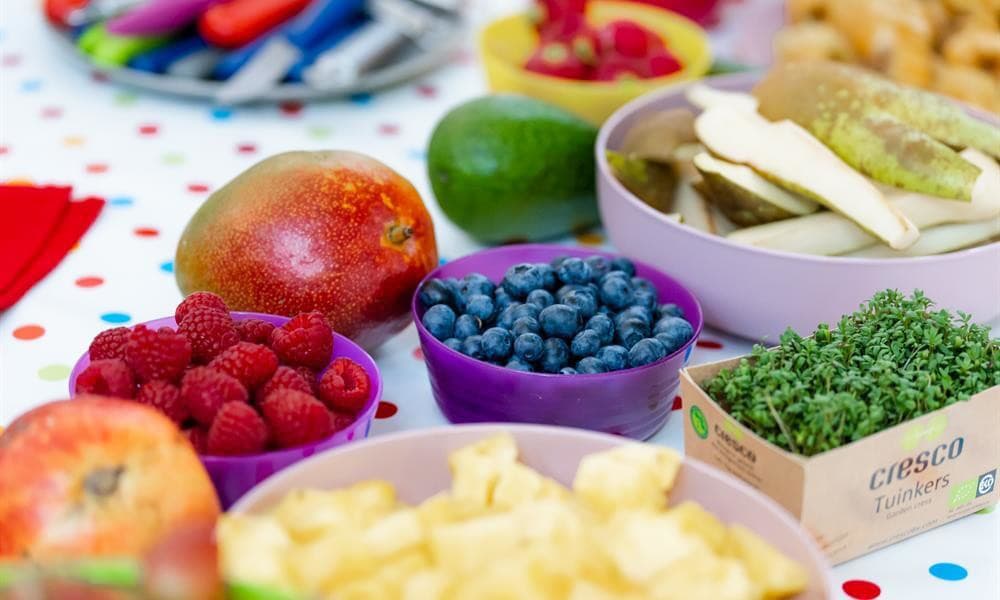 Čerstvé vitamíny spestrujú desiatu deťom z celého Slovenska.