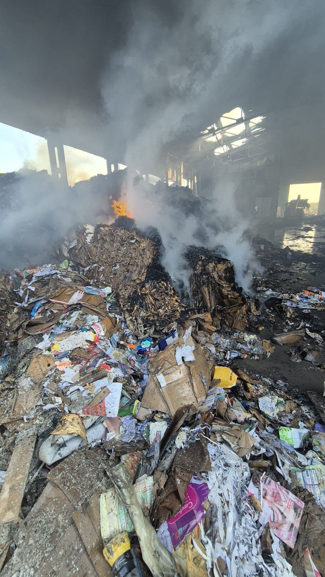 Hasiči v Bajči bojujú