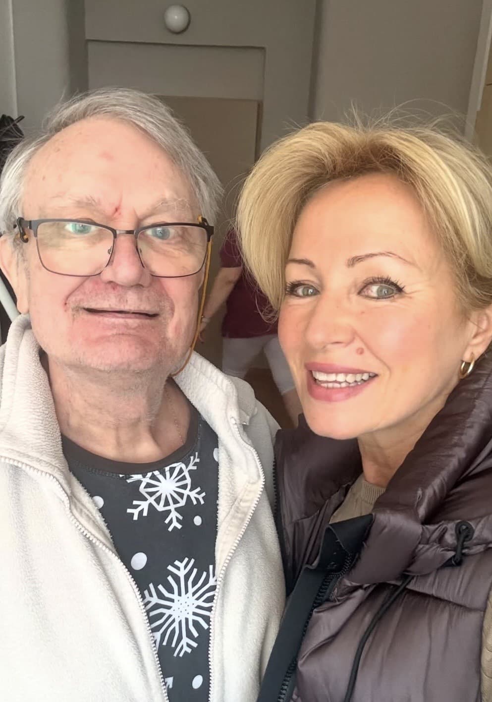 Herečka Kateřina Brožová prišla navštíviť režiséra Jiřího Adamca