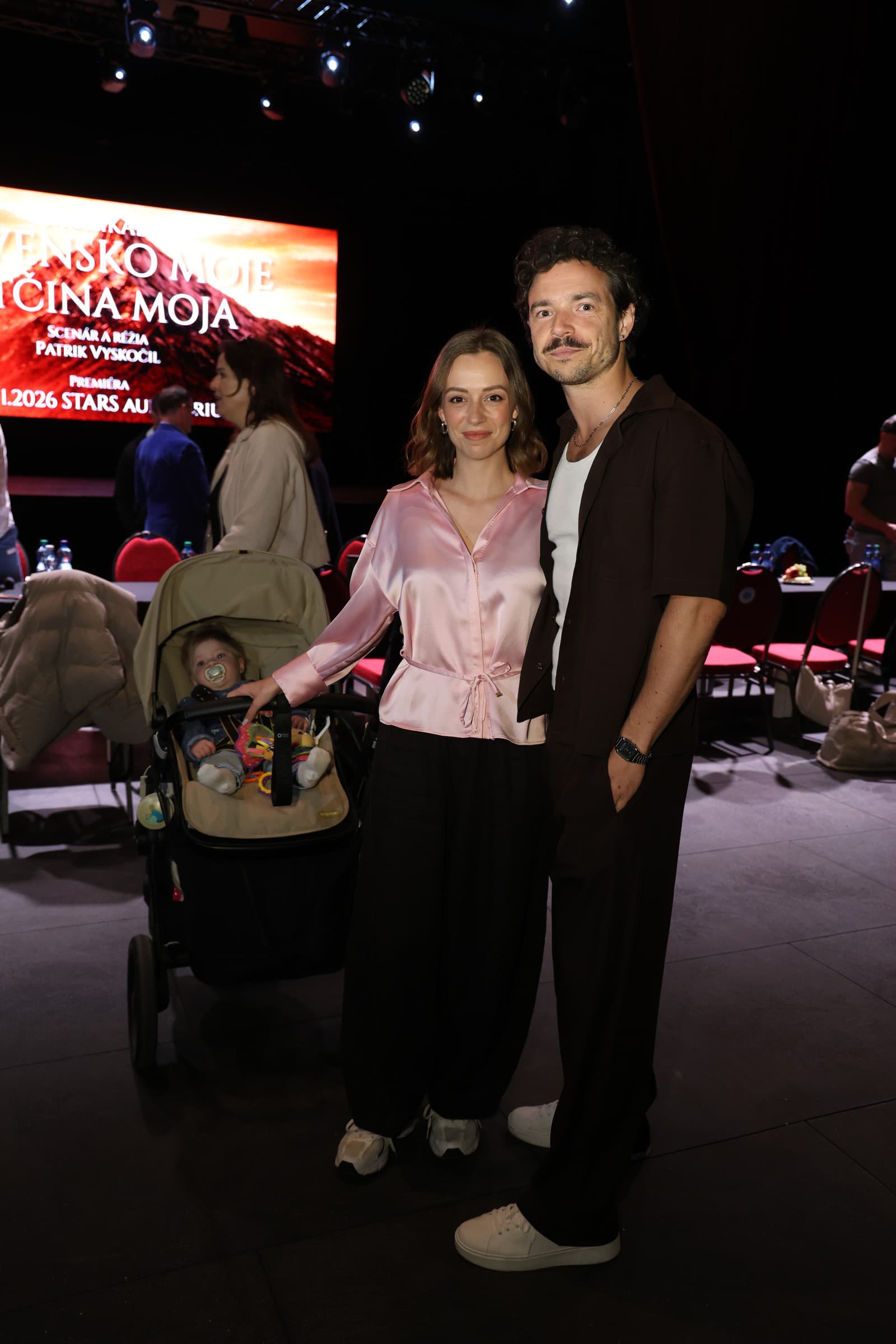 Predstavenie nového muzikálu Slovensko moje, otčina moja. David Hartl s manželkou a dcérkou