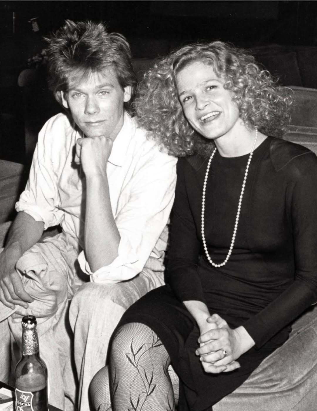 Kevin Bacon a jeho manželka Kyra sú bratranec a sesternica