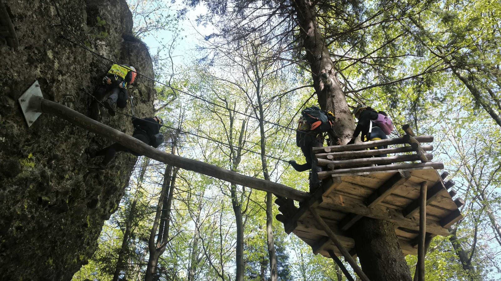 Zásah záchranárov HZS na ferrate na Skalke.