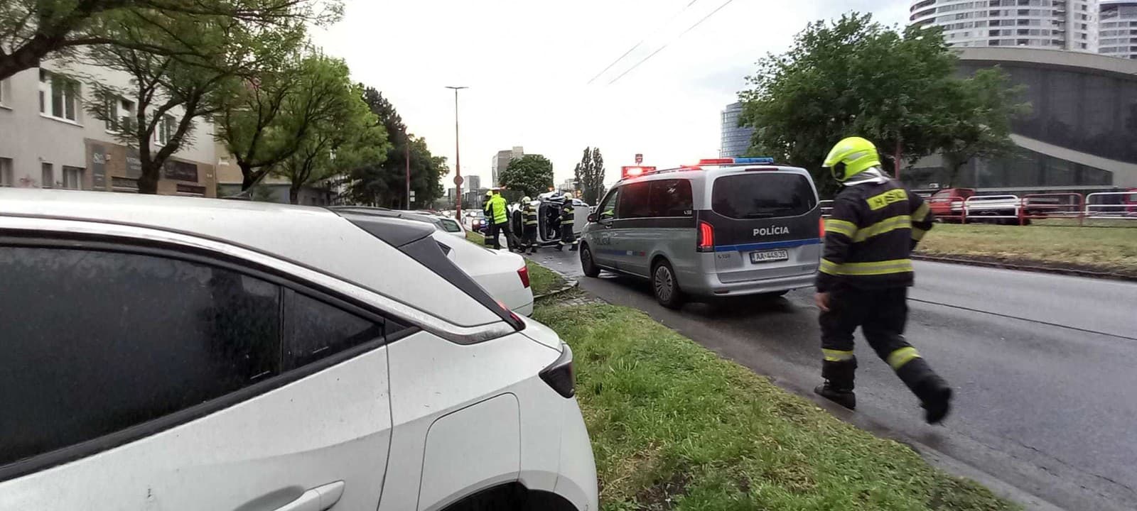 Bratislavské cesty poznačila nehoda: