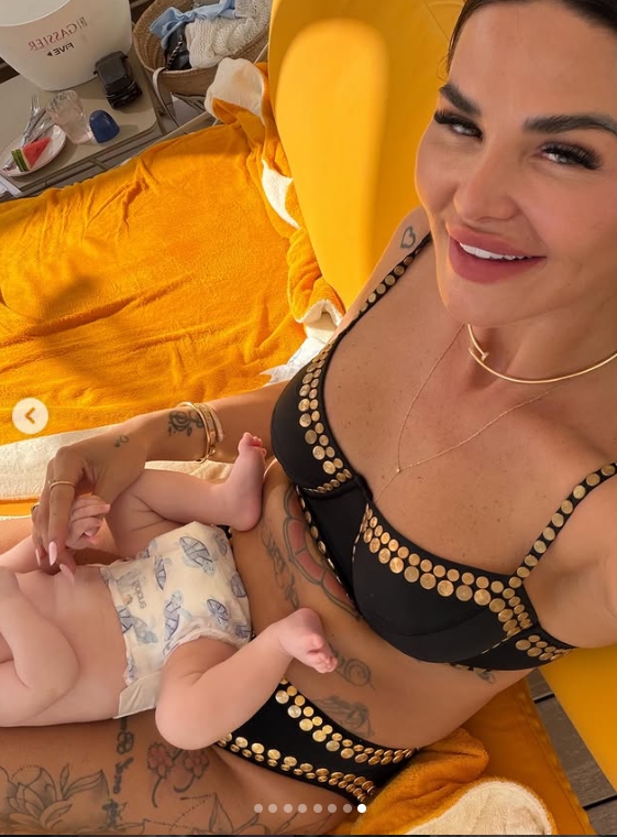 A zatiaľ čo v Malinove sa maká ostošesť, Zuzana si s deťmi užíva slnečné dni v Dubaji.