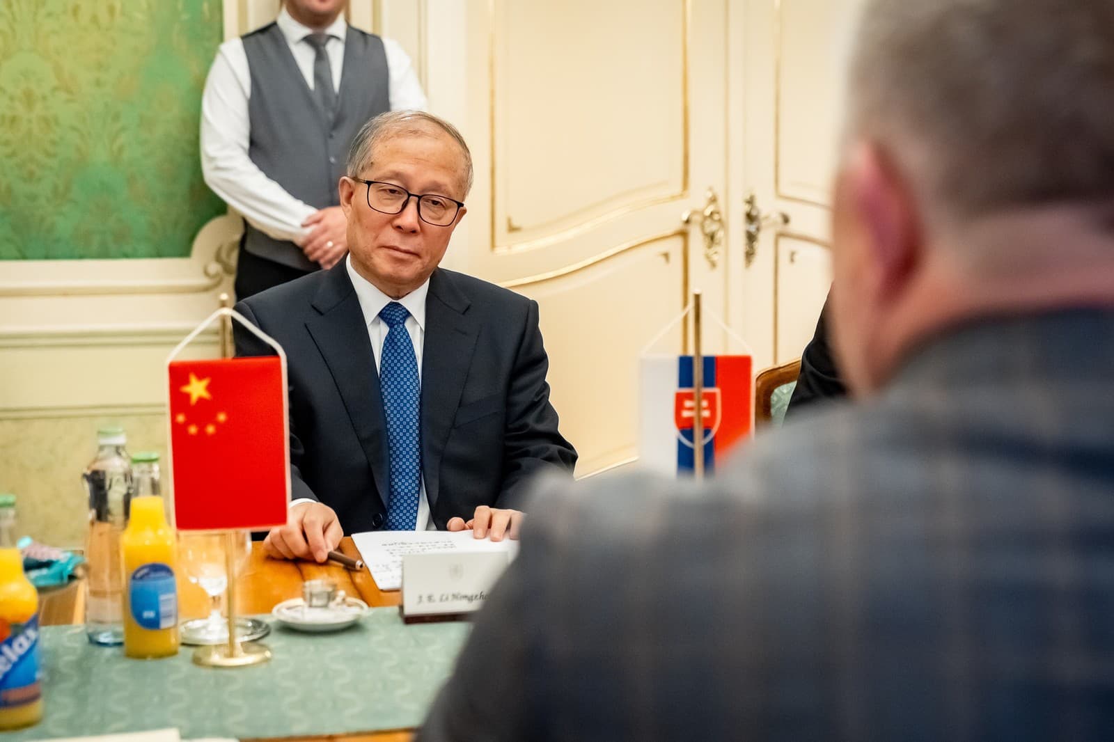 Robert Fico (Smer-SD) prijal v utorok na Úrade vlády SR v Bratislave prvého podpredsedu parlamentu Čínskej ľudovej republiky Li Chung-čunga
