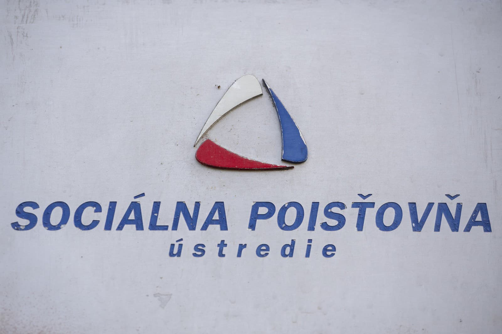 Sociálna poisťovňa dvíha varovný