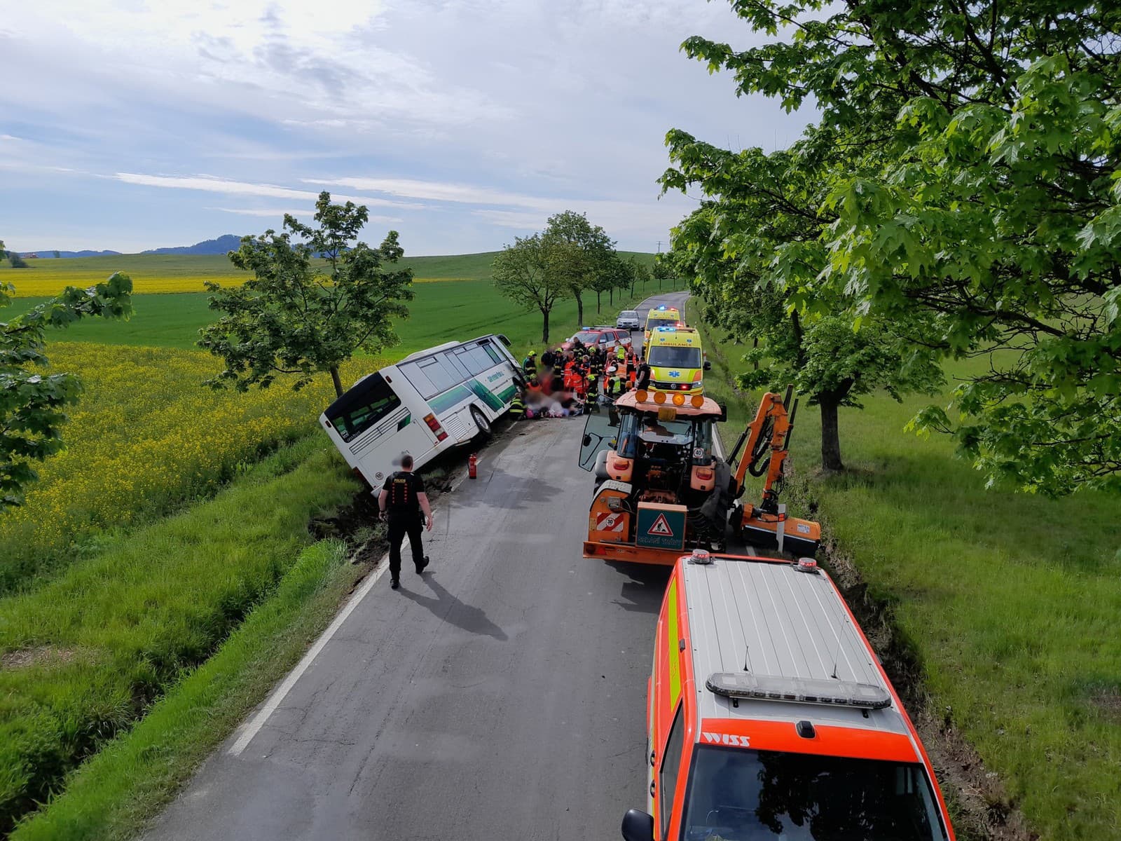 Vážna nehoda autobusu plného