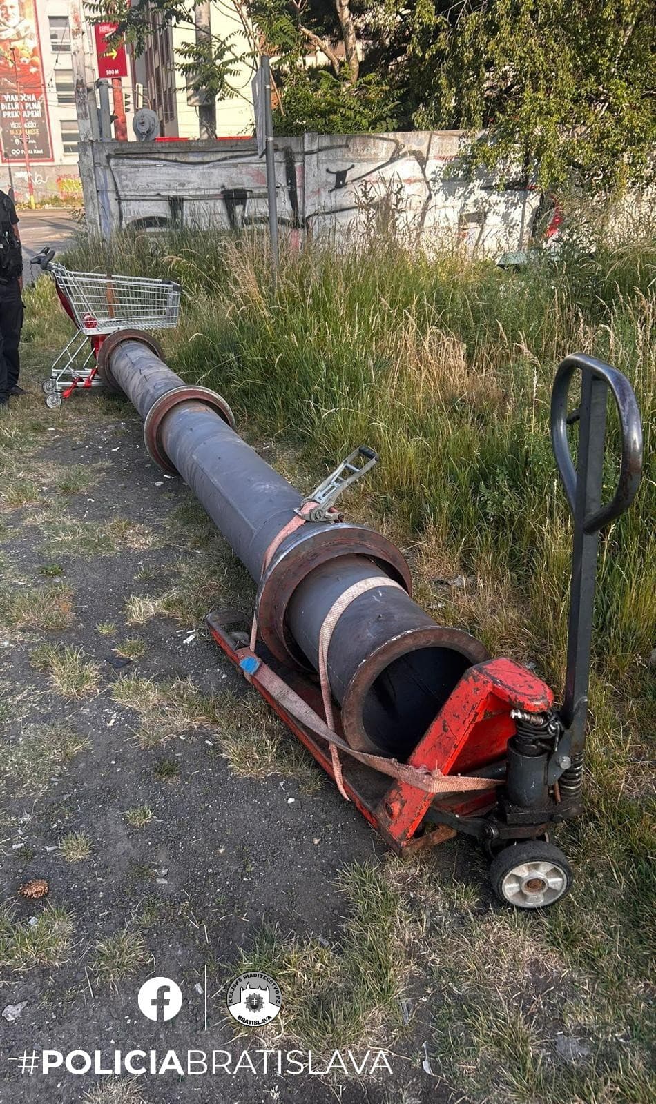 PORIADNY bizár! Dvojica ukradla
