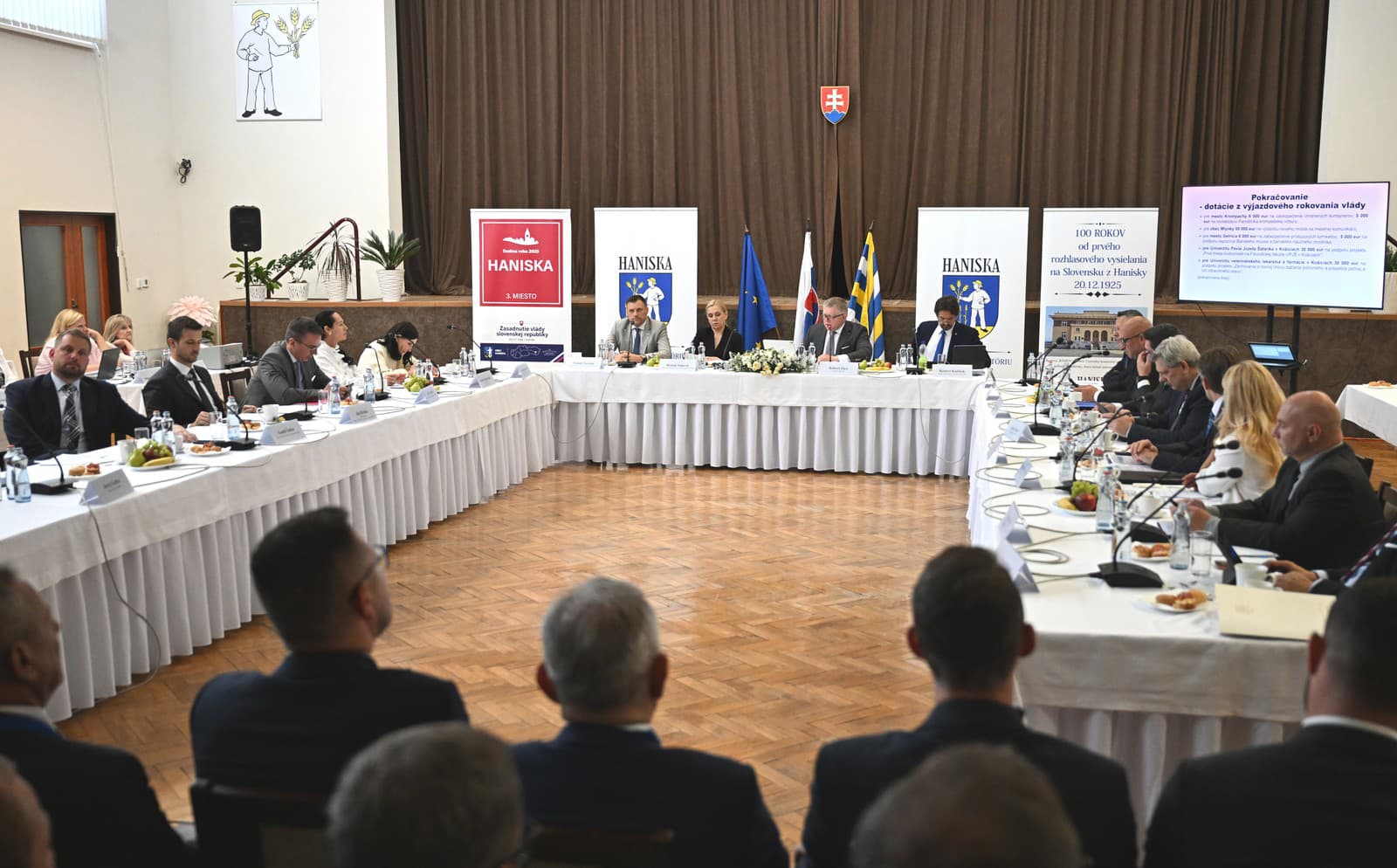 Minister životného prostredia SR Tomáš Taraba (nominant SNS) na výjazdovom rokovaní vlády SR v obci Haniska.