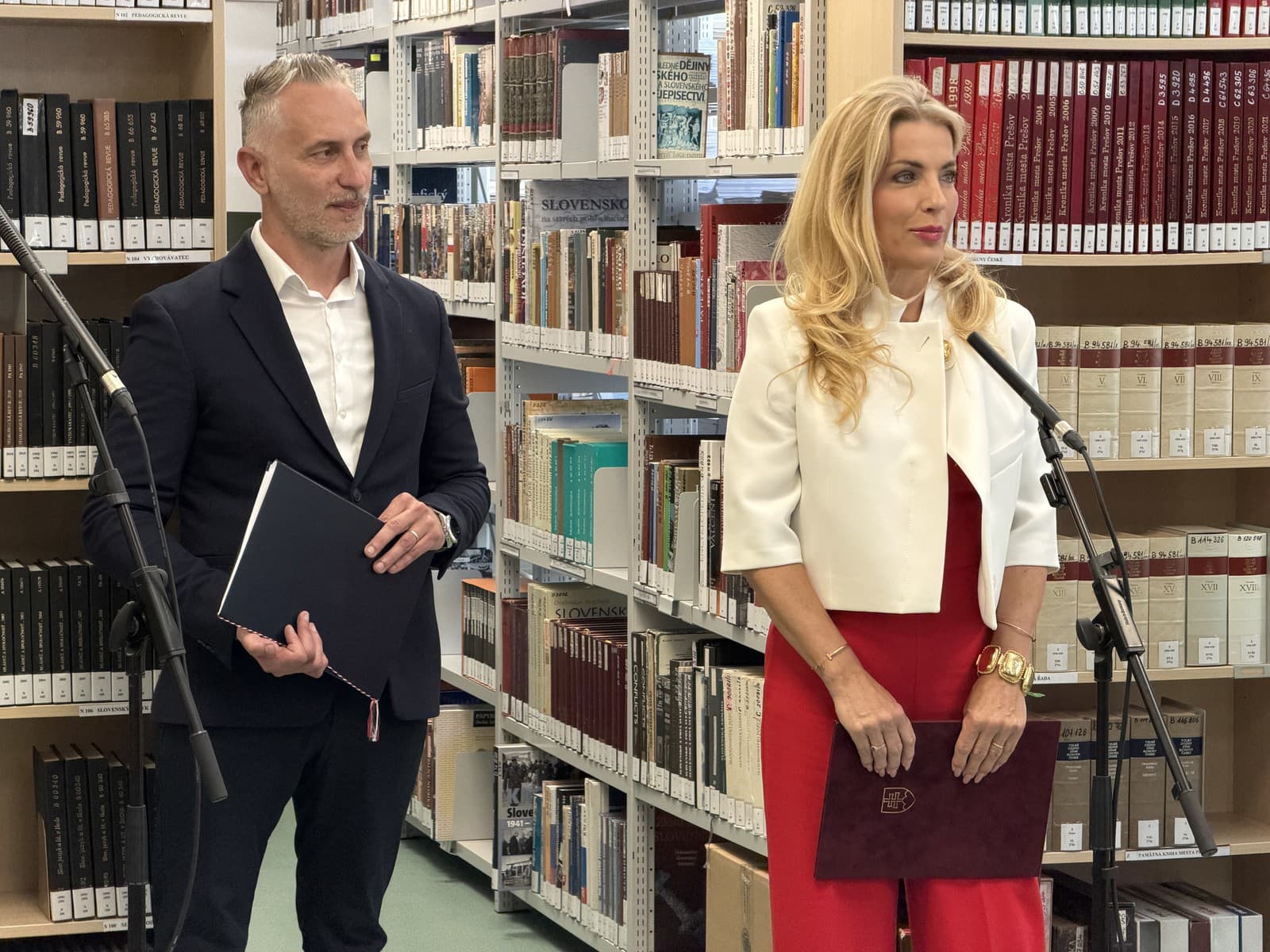 Zrekonštruované priestory knižice v Prešove slávnostne otvorili za účasti ministerky kultúry SR Martiny Šimkovičovej.