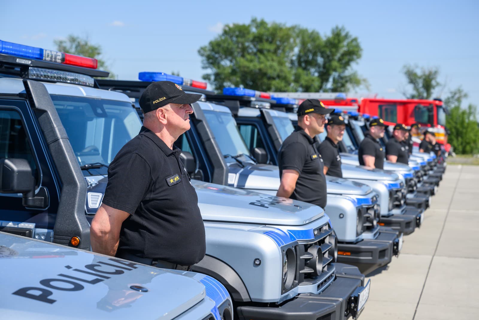 Príslušníkom Policajného zboru a Hasičského a záchranného zboru odovzdajú novú špecializovanú techniku.