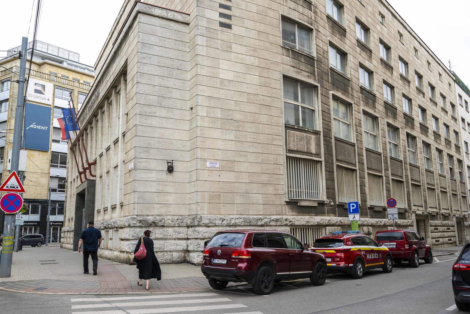 Hasiči zasahovali pri požiari v budove Generálnej prokuratúry v Bratislave