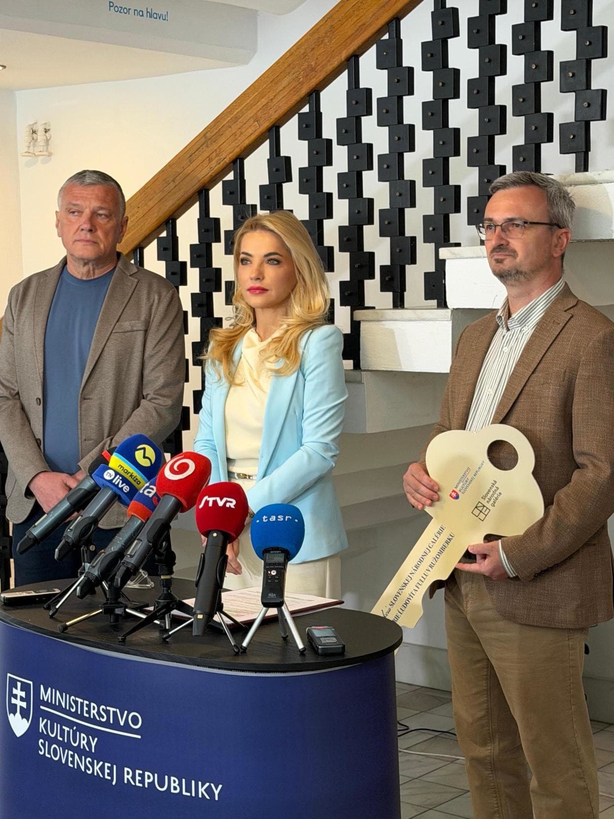 Martina Šimkovičová počas tlačovej konferencie k odovzdaniu stavby Galérie Ľudovíta Fullu.