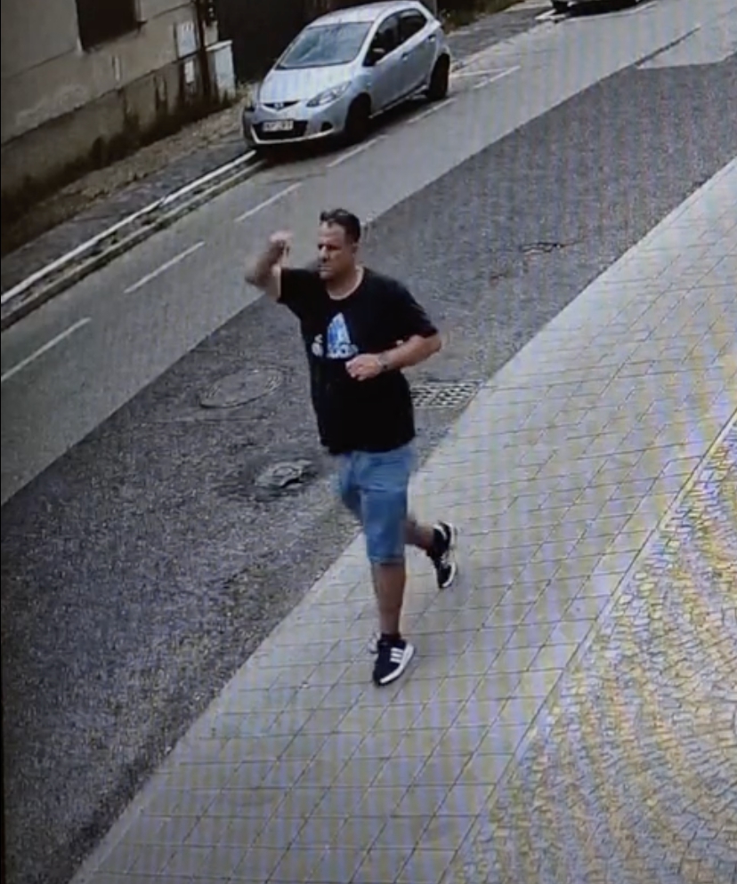 Spoznávate človeka na videu?