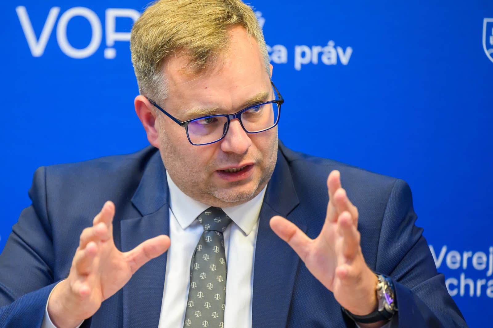 Verejný ochranca práv Róbert Dobrovodský