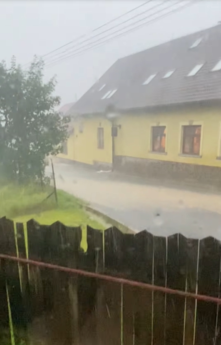 BÚRKY vyčíňajú: FOTO Vietor