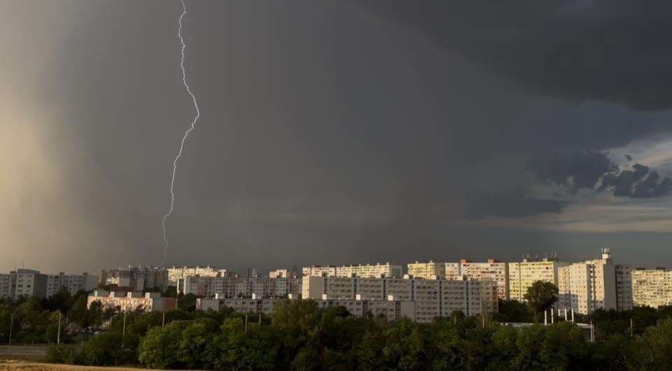 Bratislavou sa prehnalo meteorologické