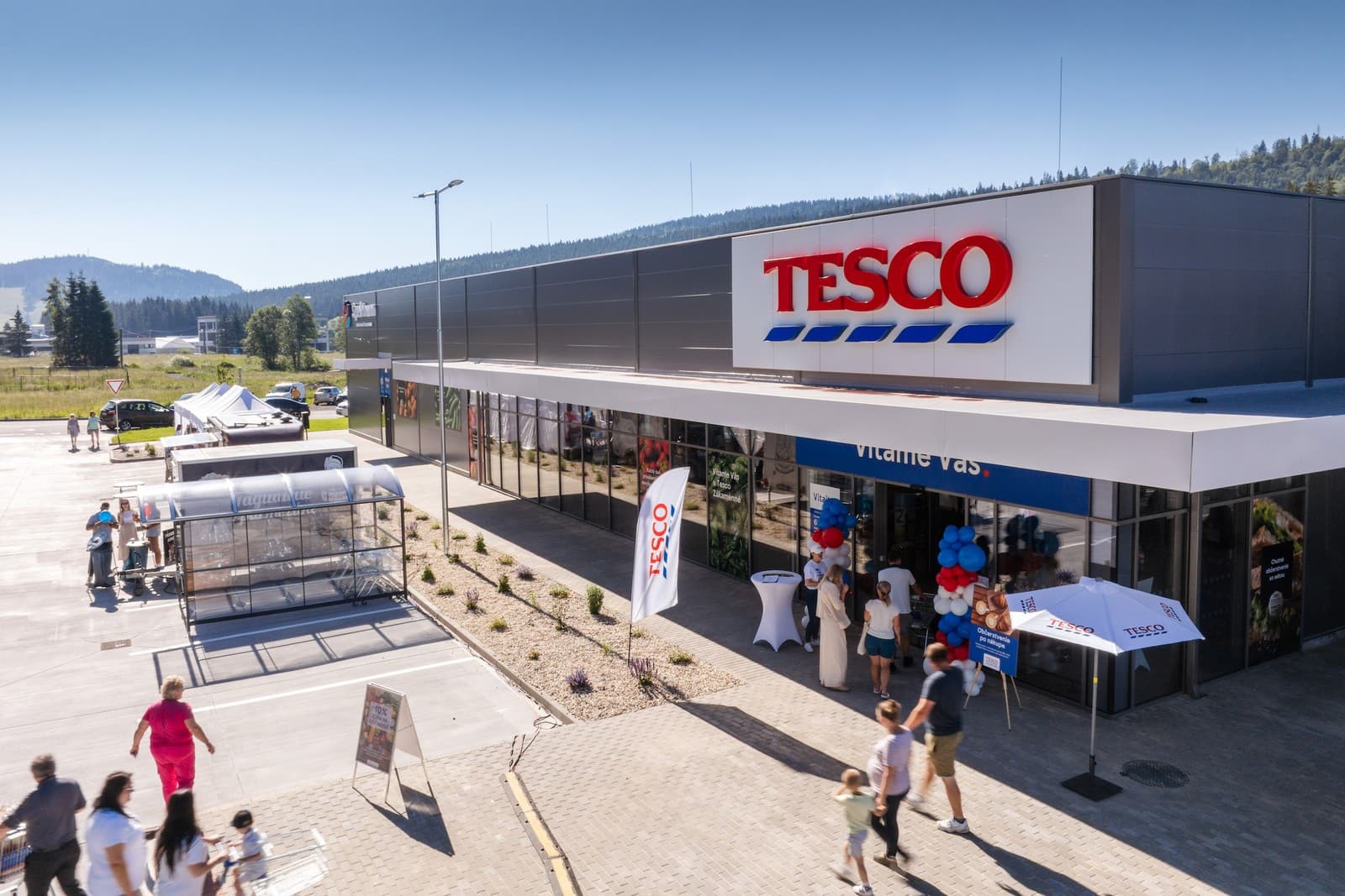 Tesco sa rozširuje a modernizuje